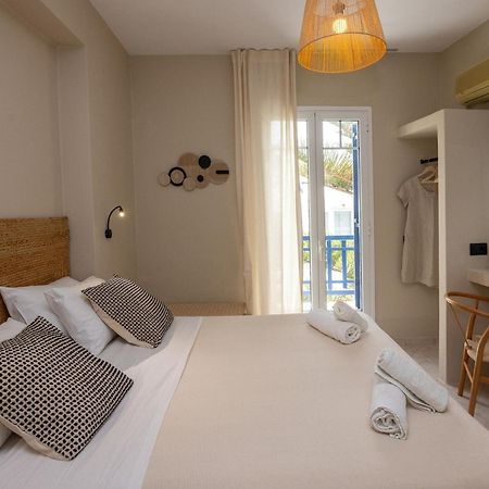 Noe Rooms In Center Of Tinos Exterior photo