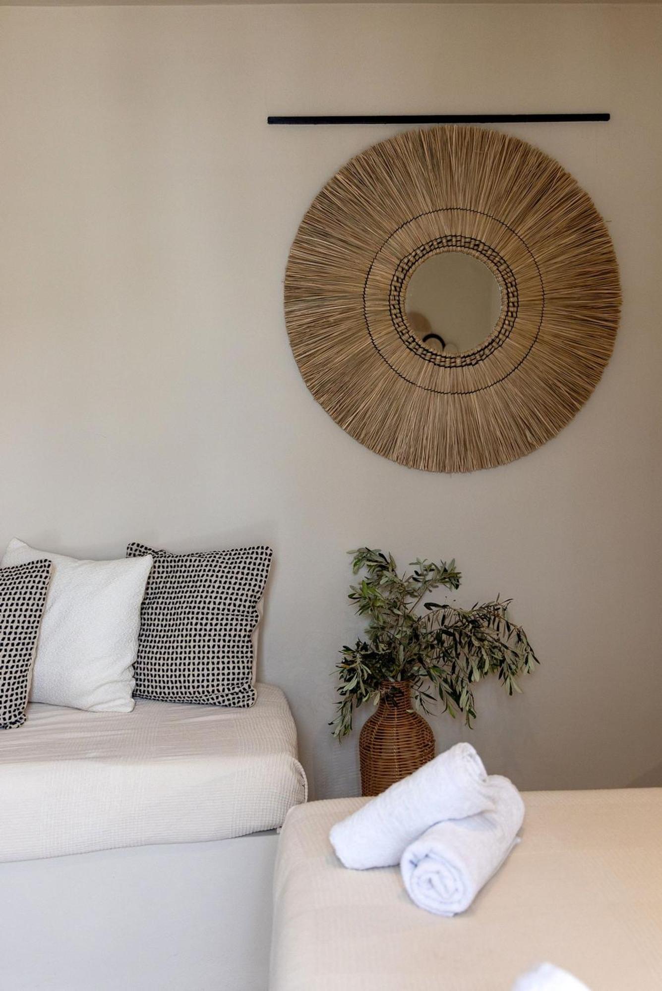Noe Rooms In Center Of Tinos Exterior photo